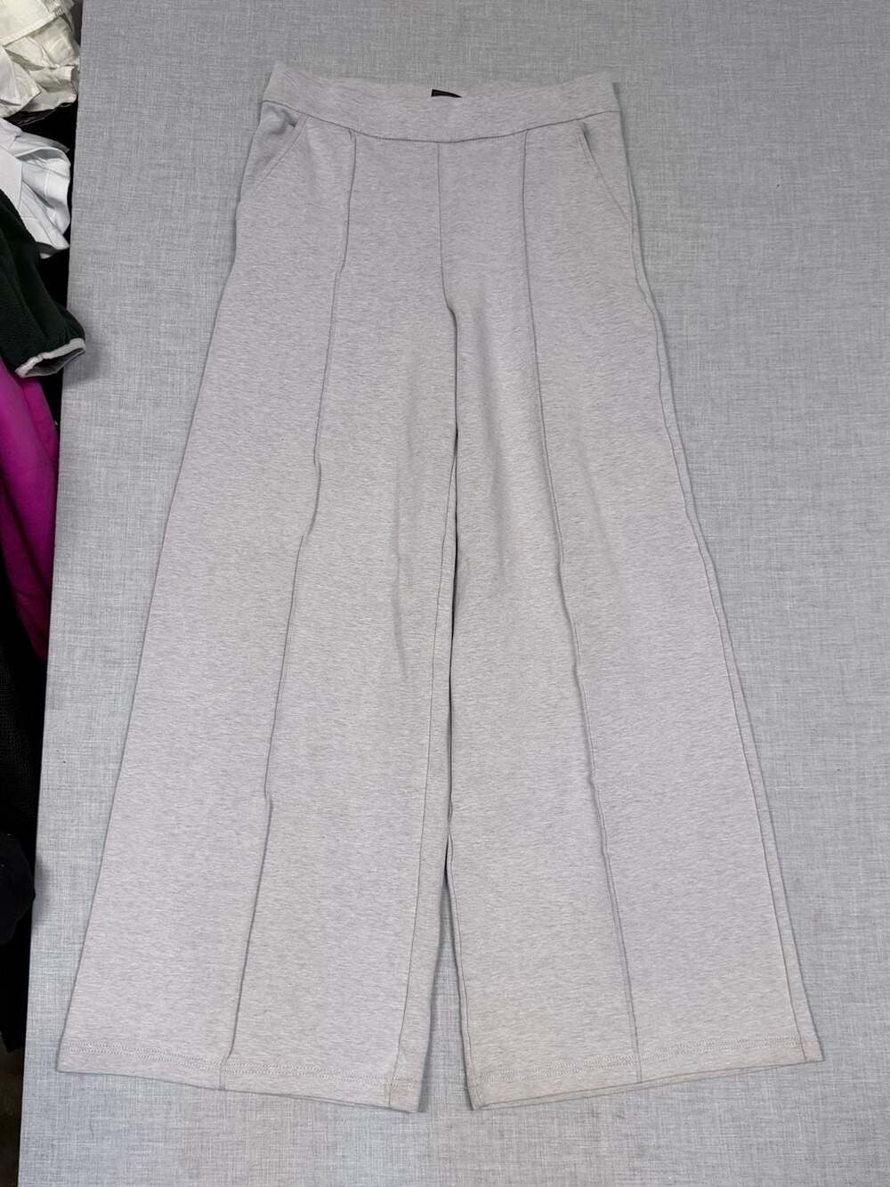 Lee Women's Gray Wide Leg Knit Pants Size Medium - Picture 2 of 4